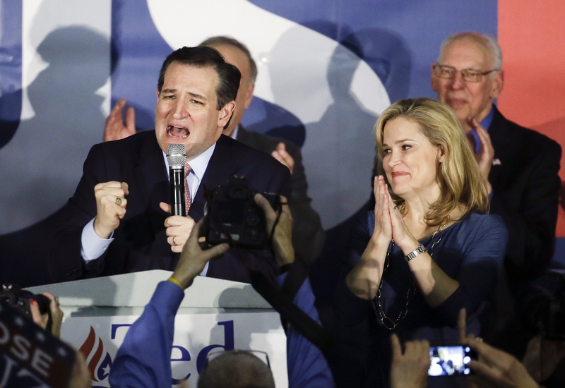 Ted Cruz s manželkou Heidi v Des Moines.